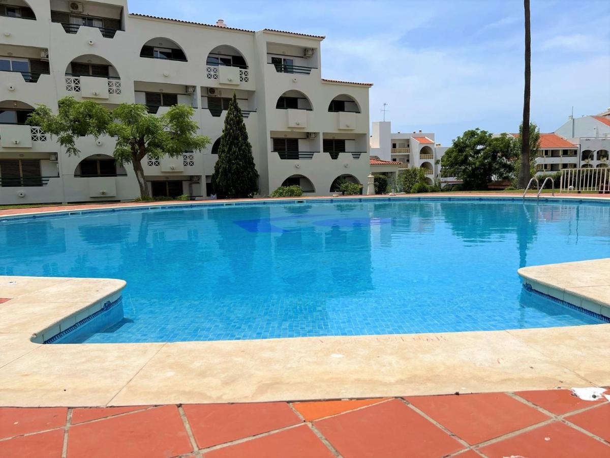 Albufeira Twins 2 With Pool By Homing Apartment Bagian luar foto